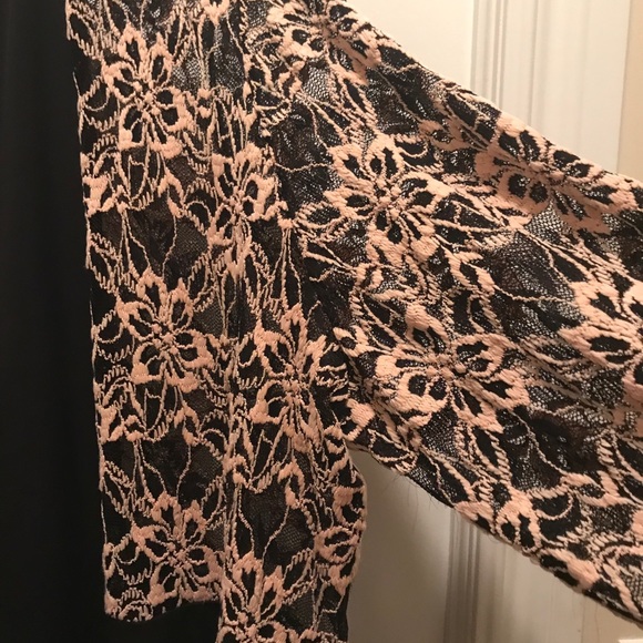 Gold and black lace cardigan - Picture 3 of 4